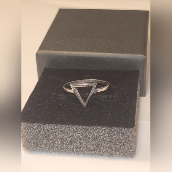 Triangle stackable ring - Picture 3 of 3